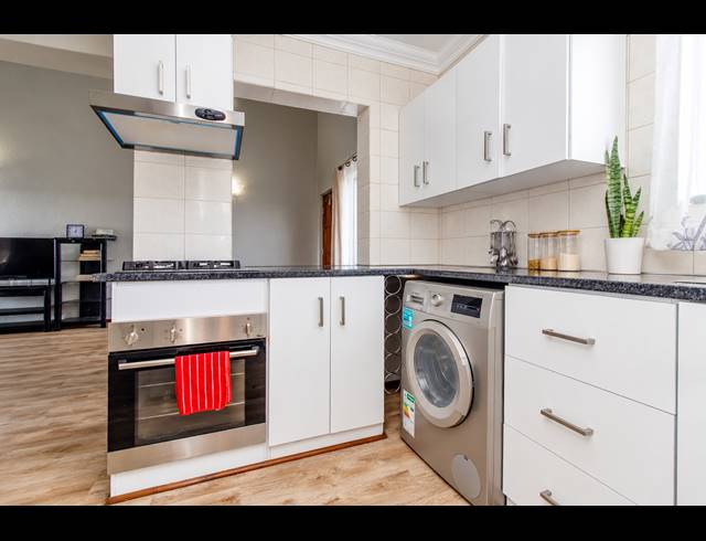 2 BEDROOM APARTMENT FOR SALE IN RANDPARK RIDGE
